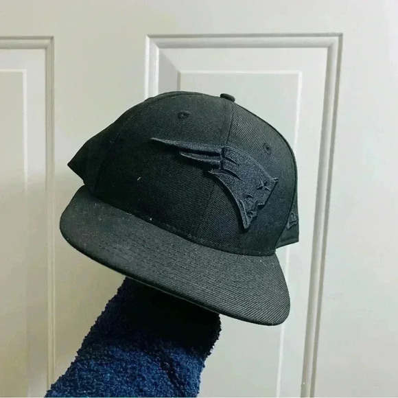 New England‎ Patriots New Era 7 7/8 Black on Black Low Profile 59FIFTY II Hat - Picture 1 of 5